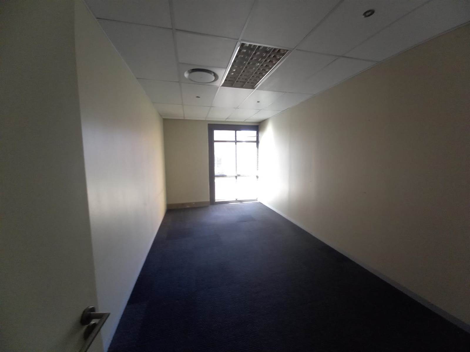 325  m² Office Space in Doringkloof photo number 11