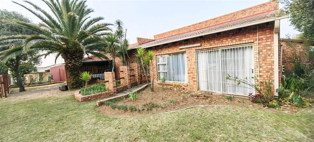 5 Bed House in Trichardt photo number 23