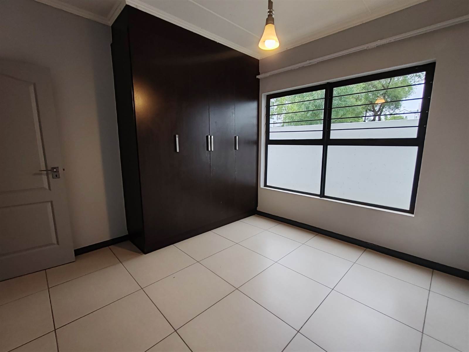 3 Bed Apartment in Greenstone Hill photo number 11
