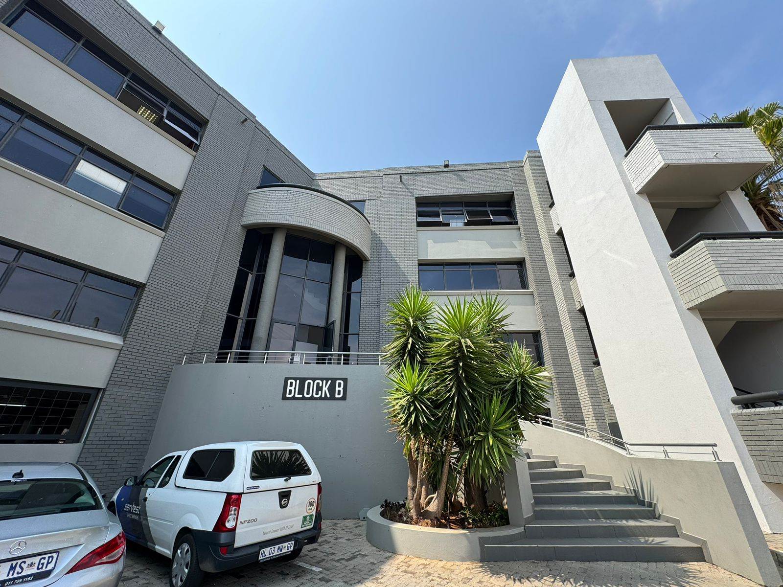 317  m² Commercial space in Sunninghill photo number 1