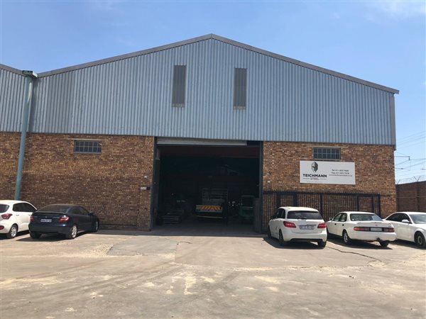 1 500 m² Industrial space 1 500 m² Industrial space