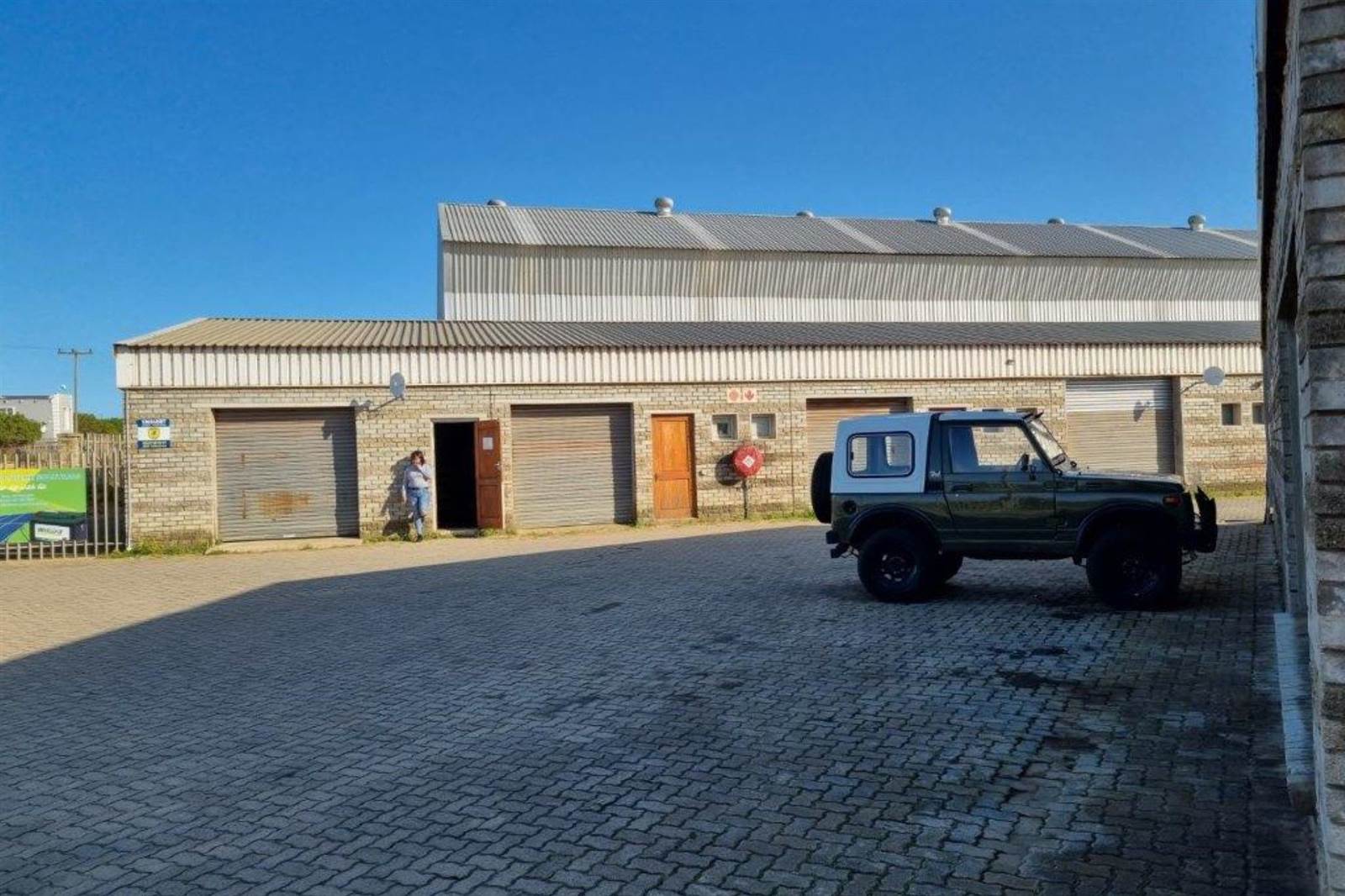 76  m² Industrial space in St Francis Bay photo number 1