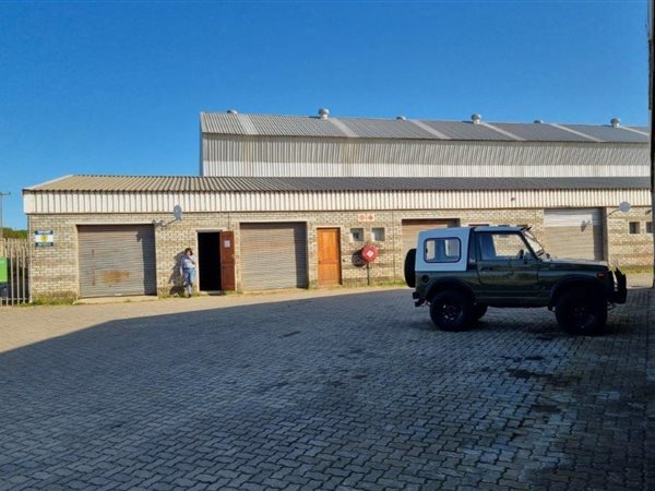 76  m² Industrial space in St Francis Bay