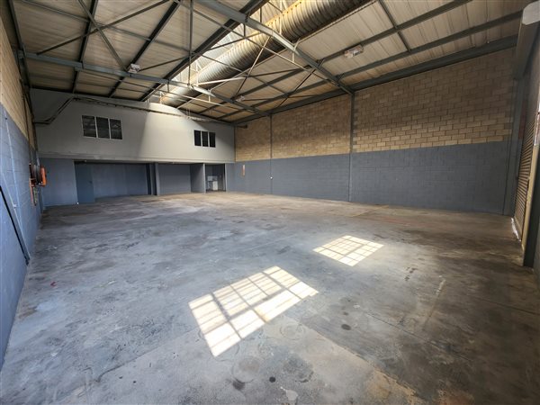 378  m² Industrial space