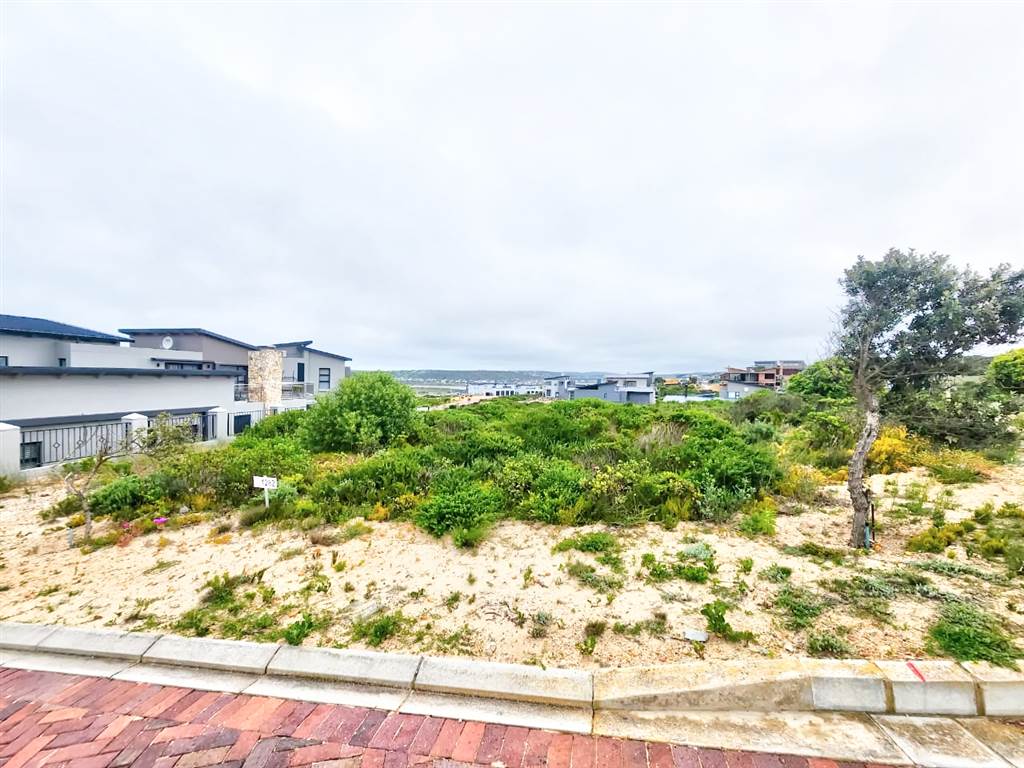 823 m² Land available in Stilbaai photo number 3