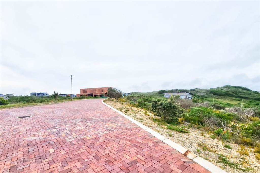 823 m² Land available in Stilbaai photo number 6