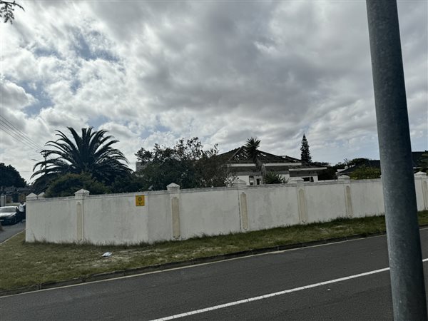 981 m² Land available in Milnerton Central