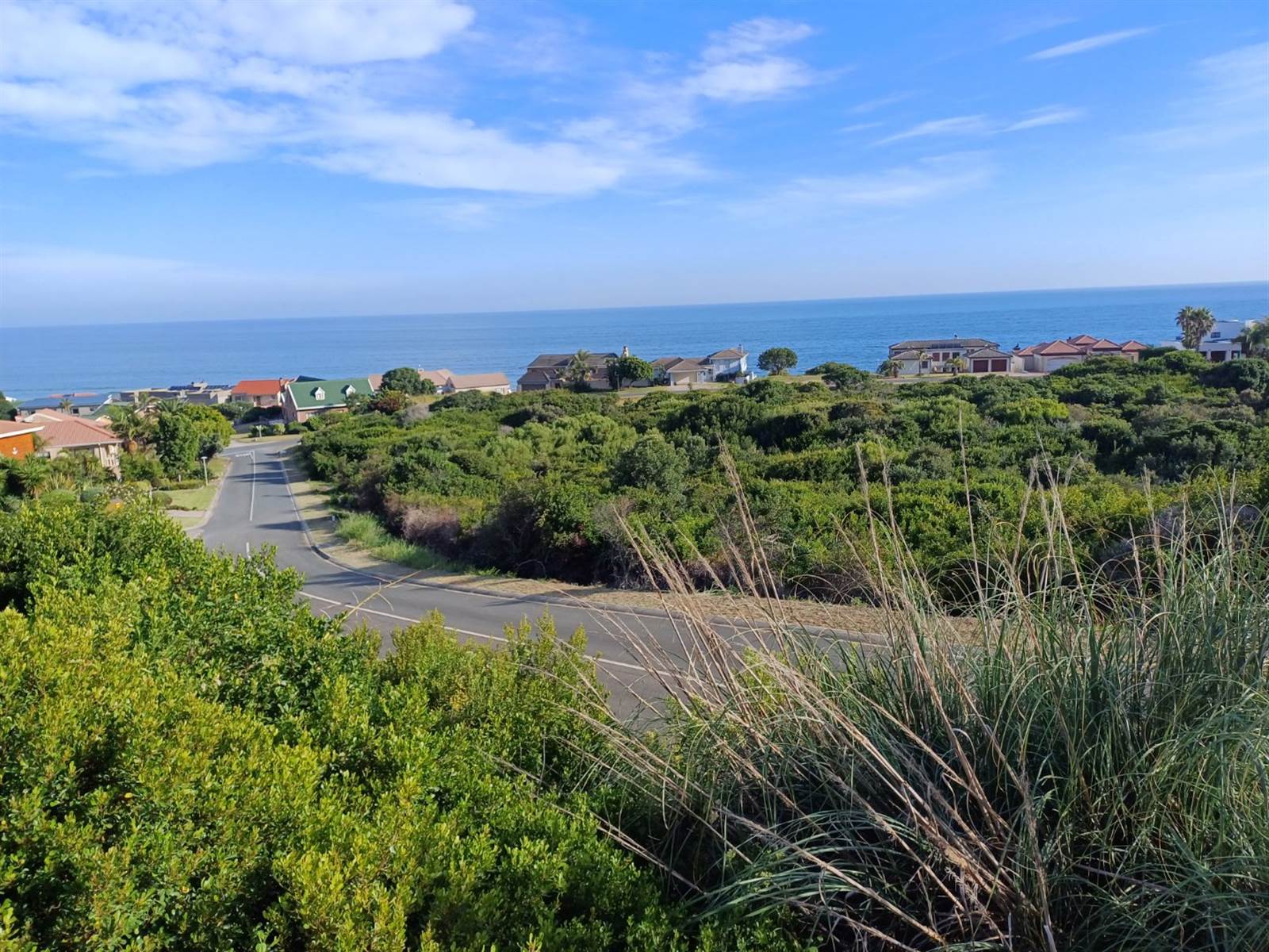 1008 m² Land available in Outeniqua Strand photo number 9
