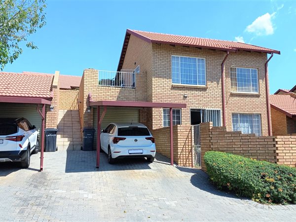 2 Bed Townhouse in The Reeds