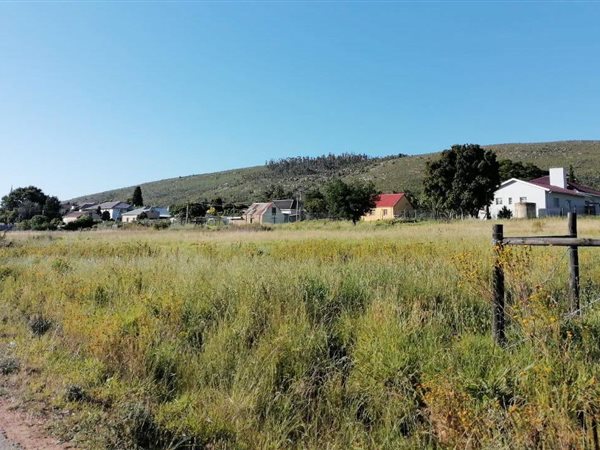 1 587 m² Land