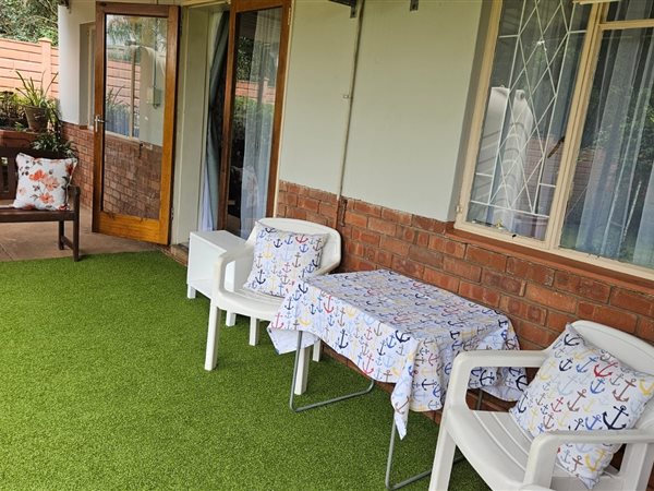 2 Bedroom Townhouse 2 Bedroom Townhouse