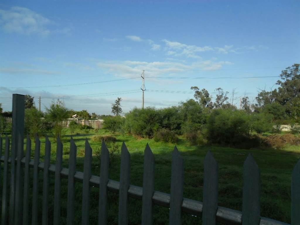 2002 m² Land available in Penhill photo number 2