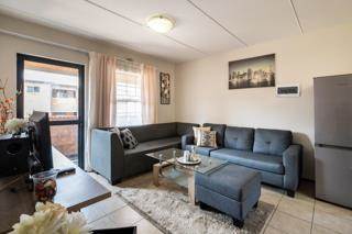 2 Bed Apartment in Amberfield photo number 3