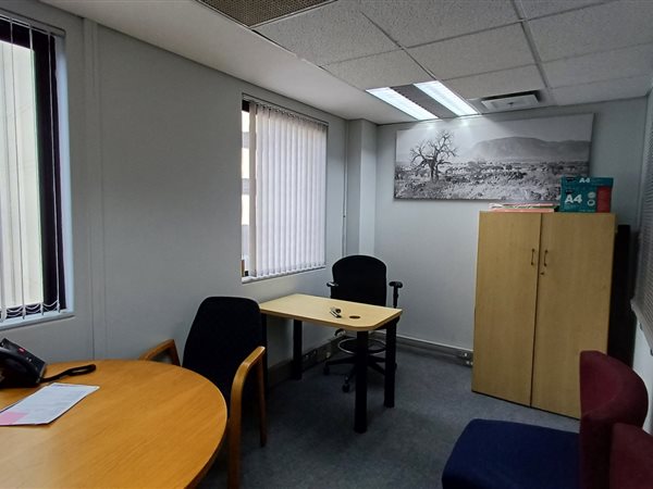 64 m² Office Space 64 m² Office Space