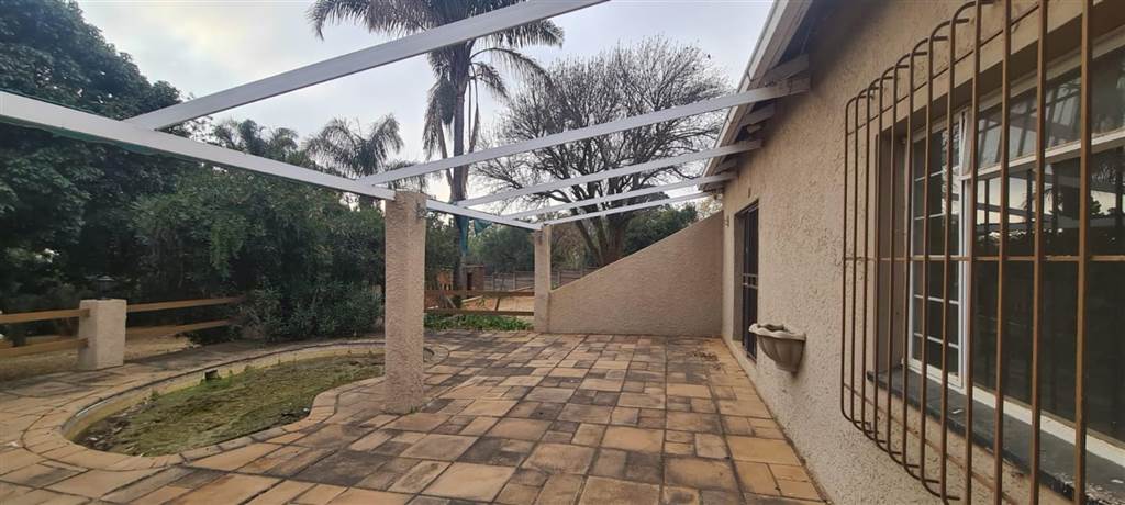 3.2 ha Land available in Ruimsig photo number 15