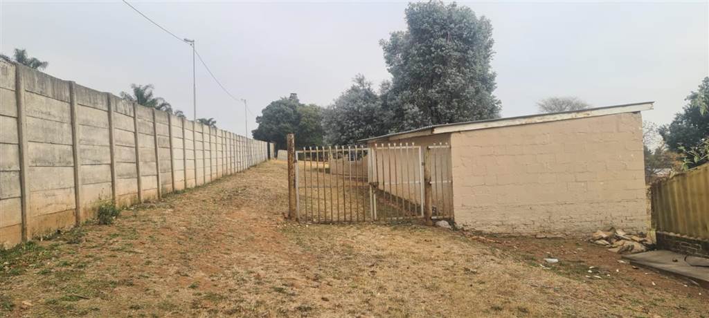 3.2 ha Land available in Ruimsig photo number 17