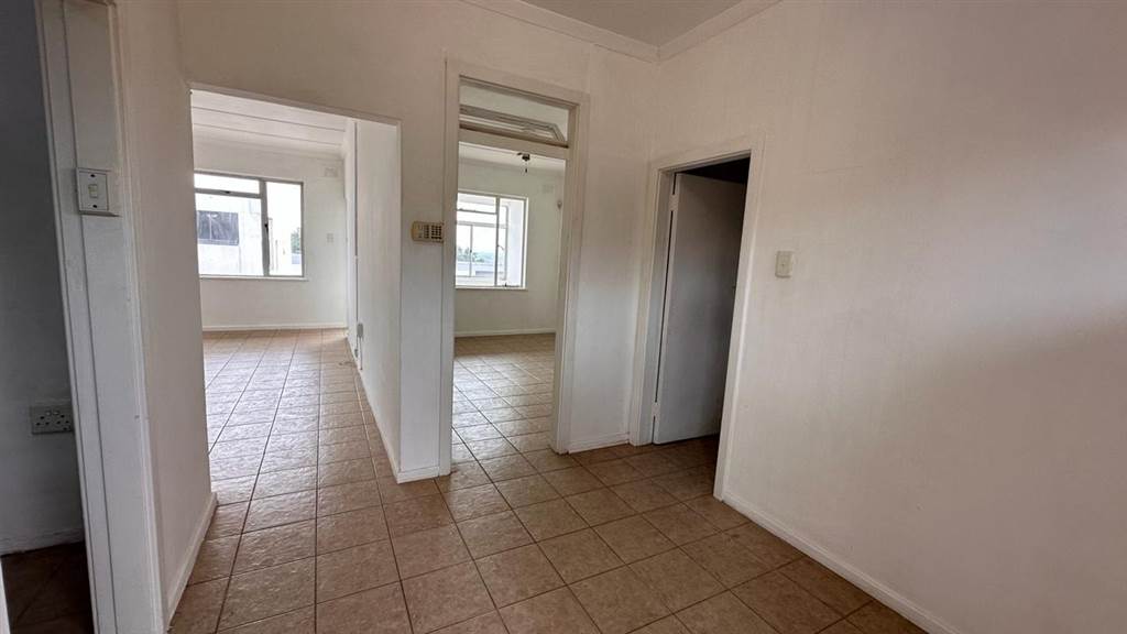 1.5 Bed Apartment in Musgrave photo number 4