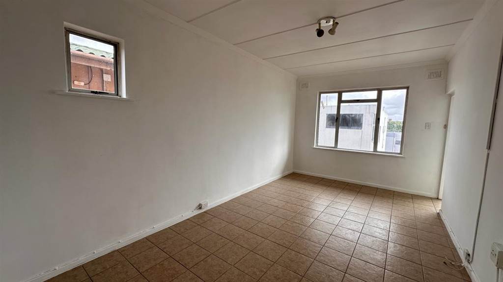 1.5 Bed Apartment in Musgrave photo number 5