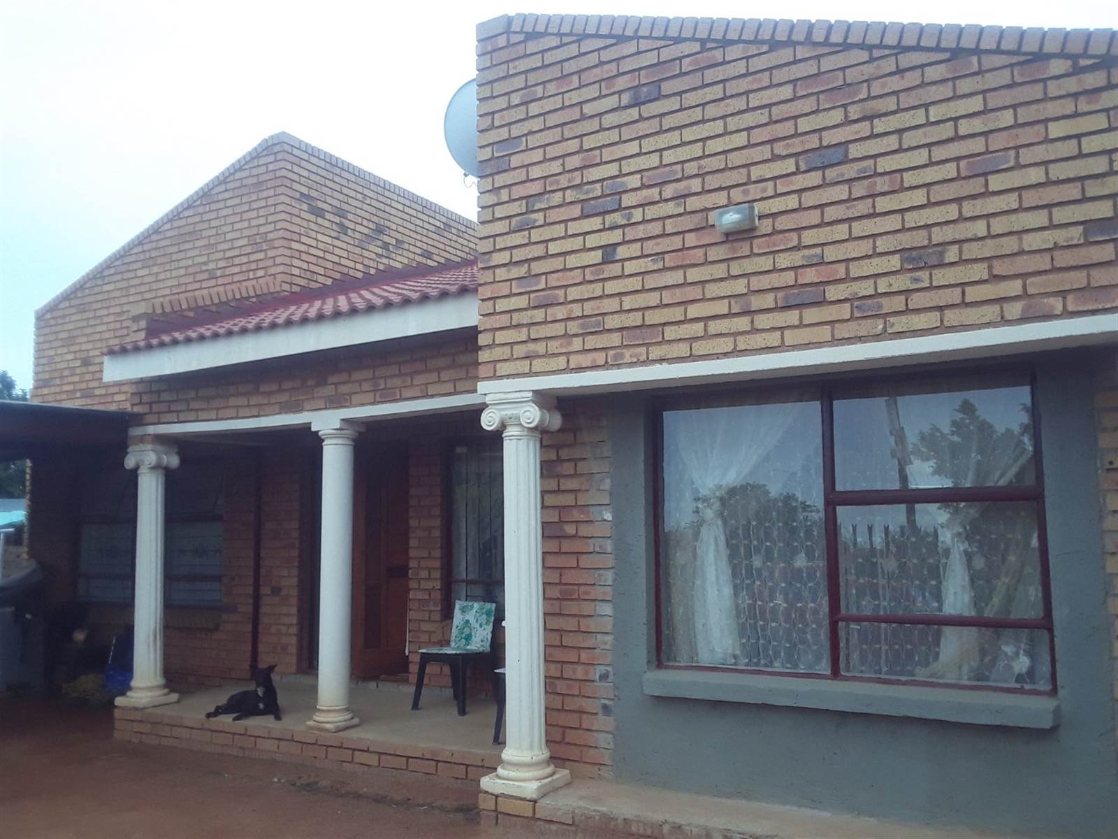 3 Bed House in Lethlabile photo number 2