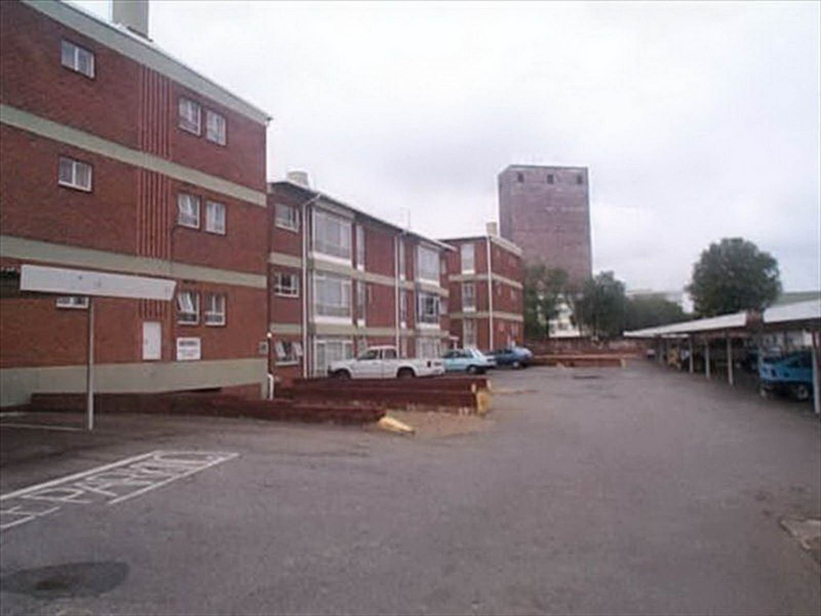 2 Bed Apartment in Kempton Park Central photo number 4