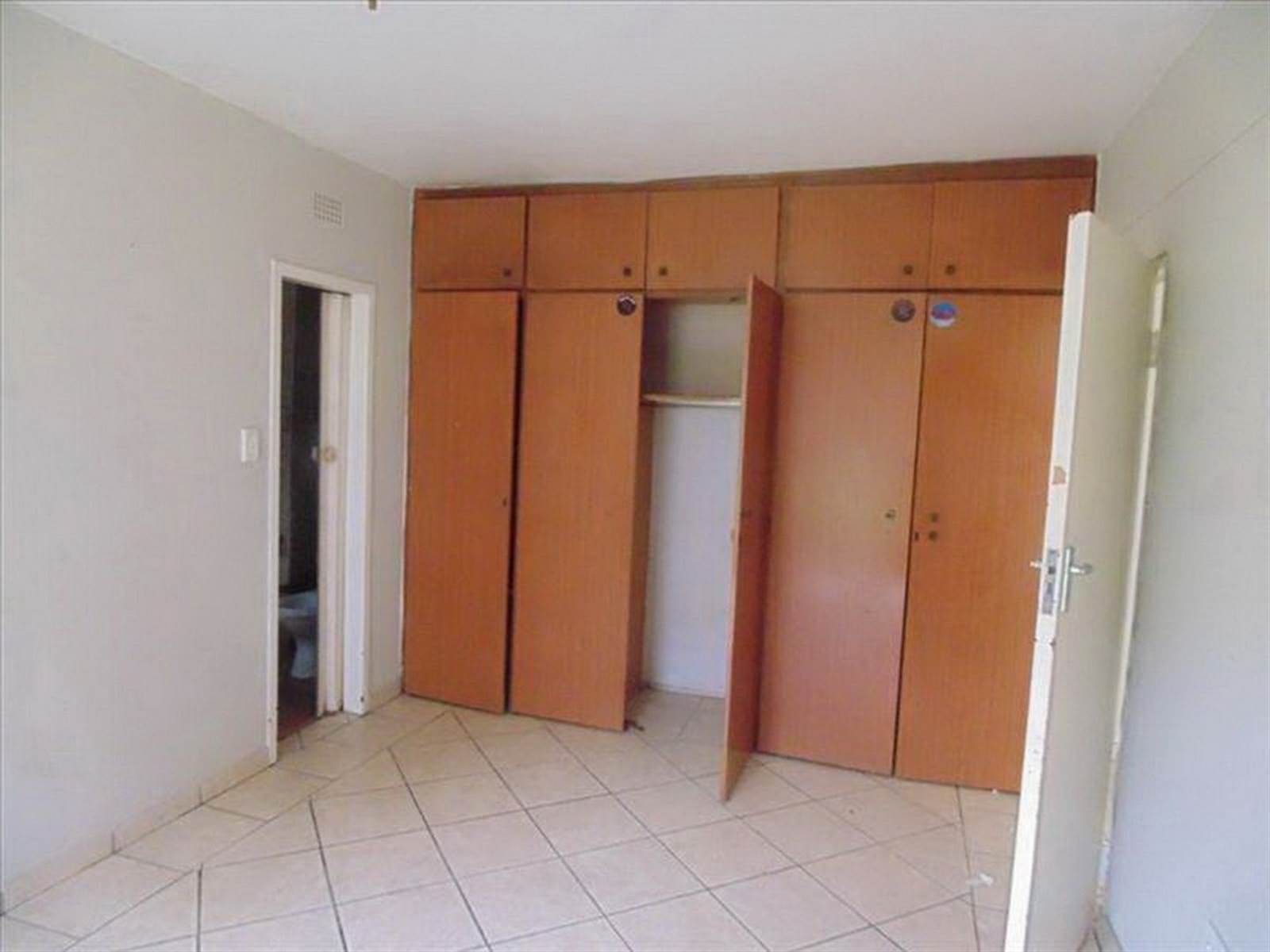 2 Bed Apartment in Kempton Park Central photo number 10
