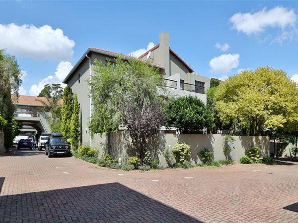 1 Bed Apartment in Craighall Park