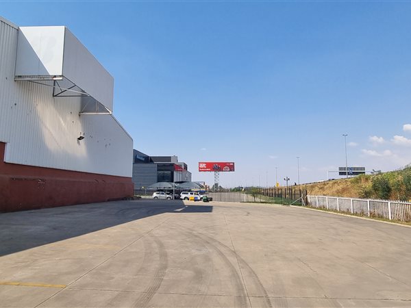 2 280  m² Industrial space