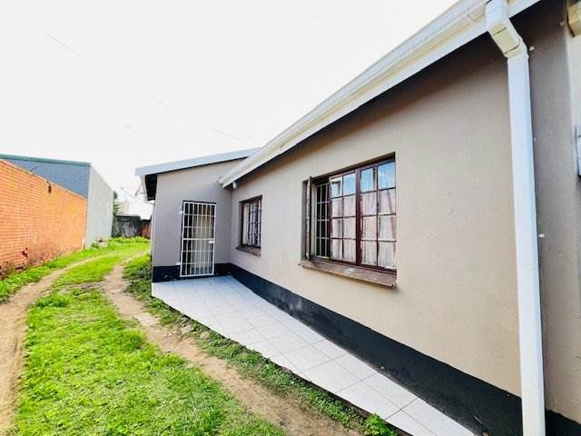 2 Bed House in Pietermaritzburg Central photo number 9