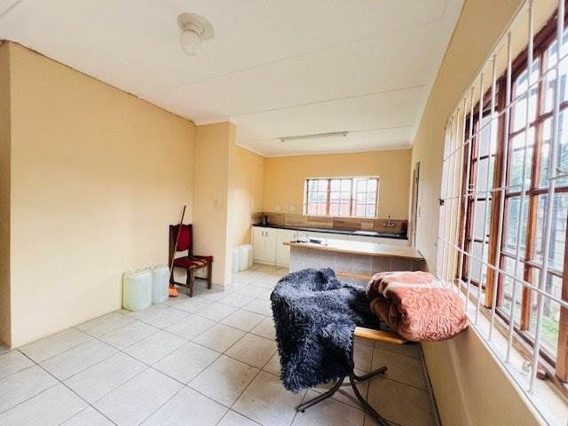 2 Bed House in Pietermaritzburg Central photo number 12