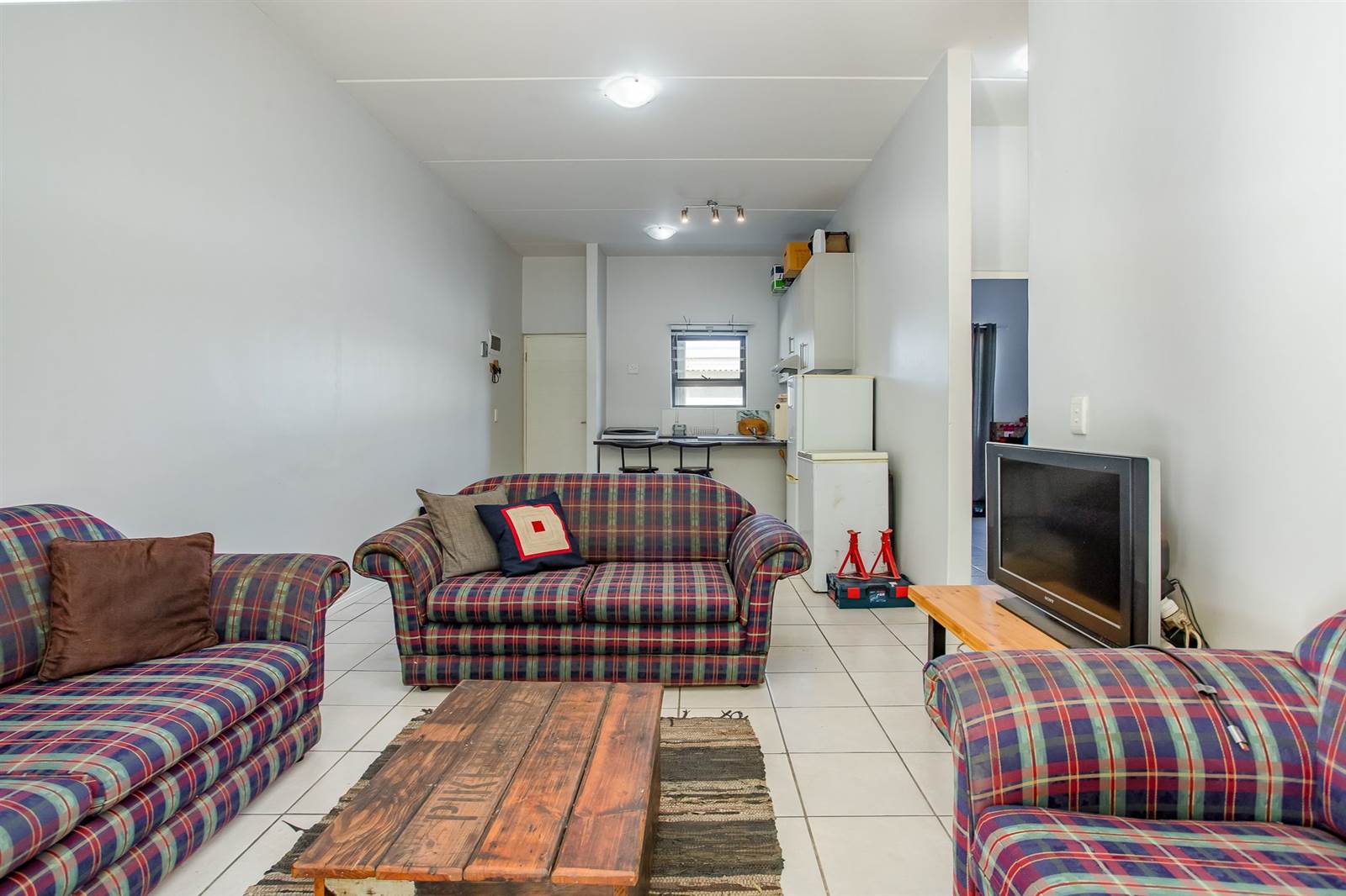 2 Bed Apartment in Northern Paarl photo number 6