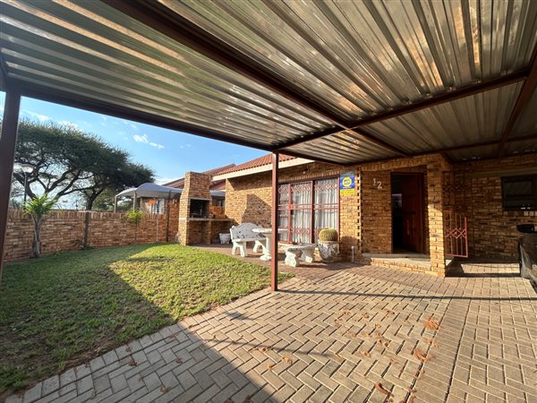 2 Bedroom Townhouse 2 Bedroom Townhouse