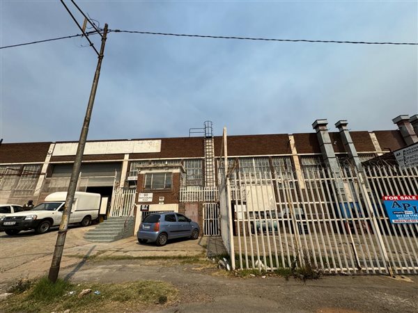 3 500  m² Industrial space