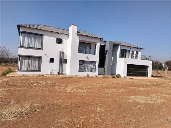 4 Bedroom House 4 Bedroom House