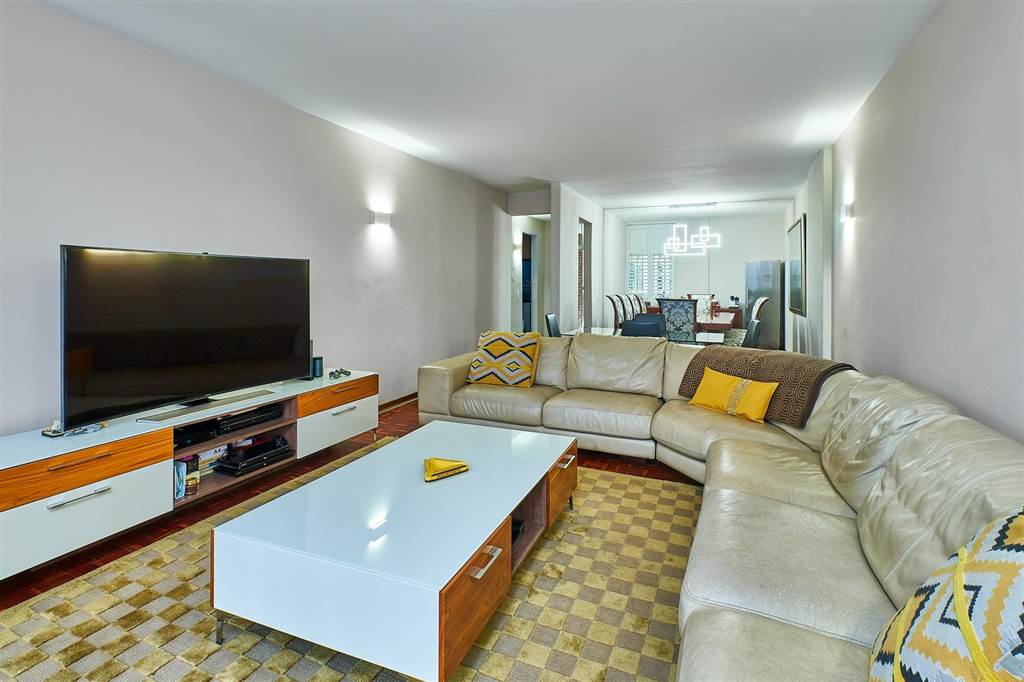 3 Bed Apartment in Riviera photo number 4
