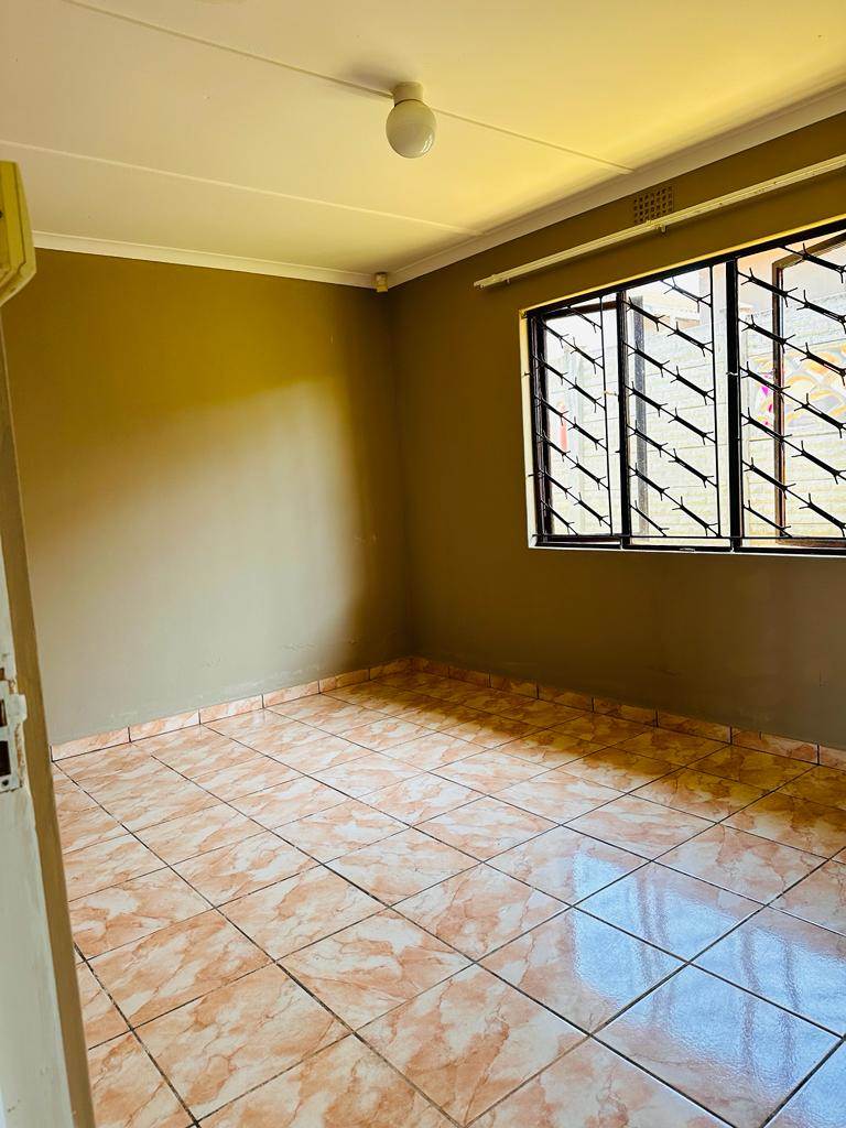 2 Bed House in Empangeni photo number 16
