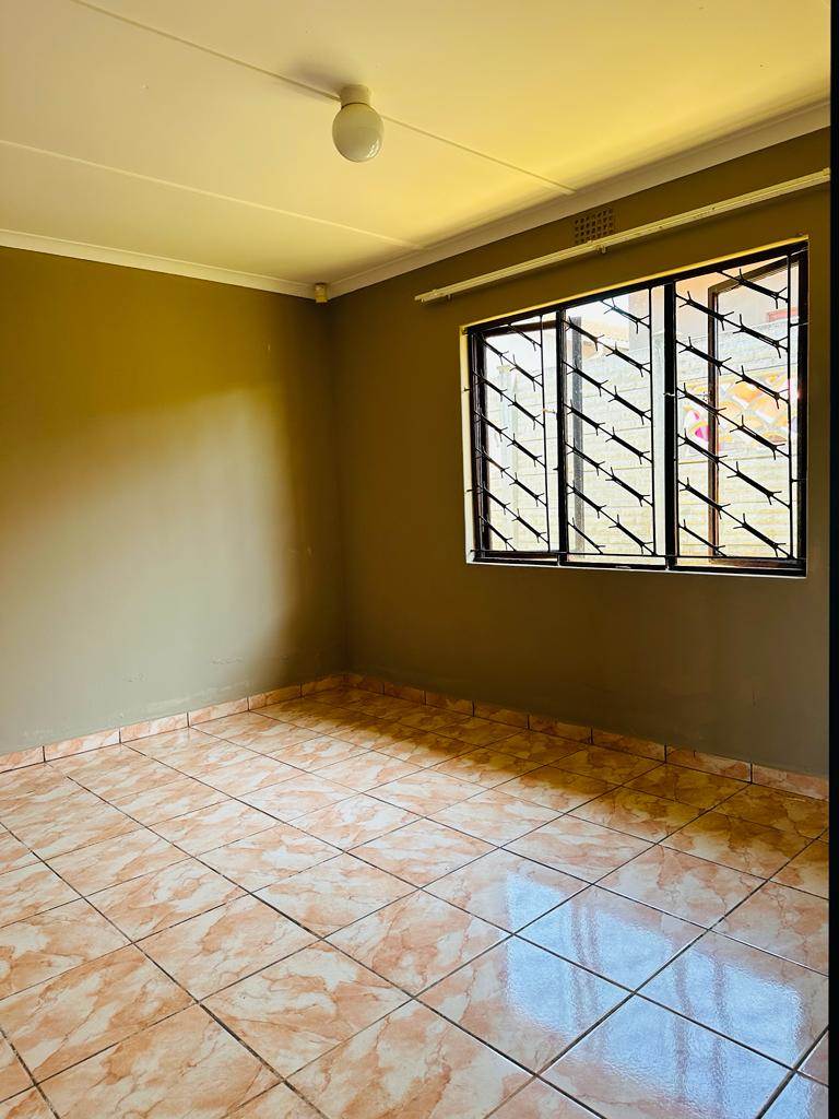 2 Bed House in Empangeni photo number 15