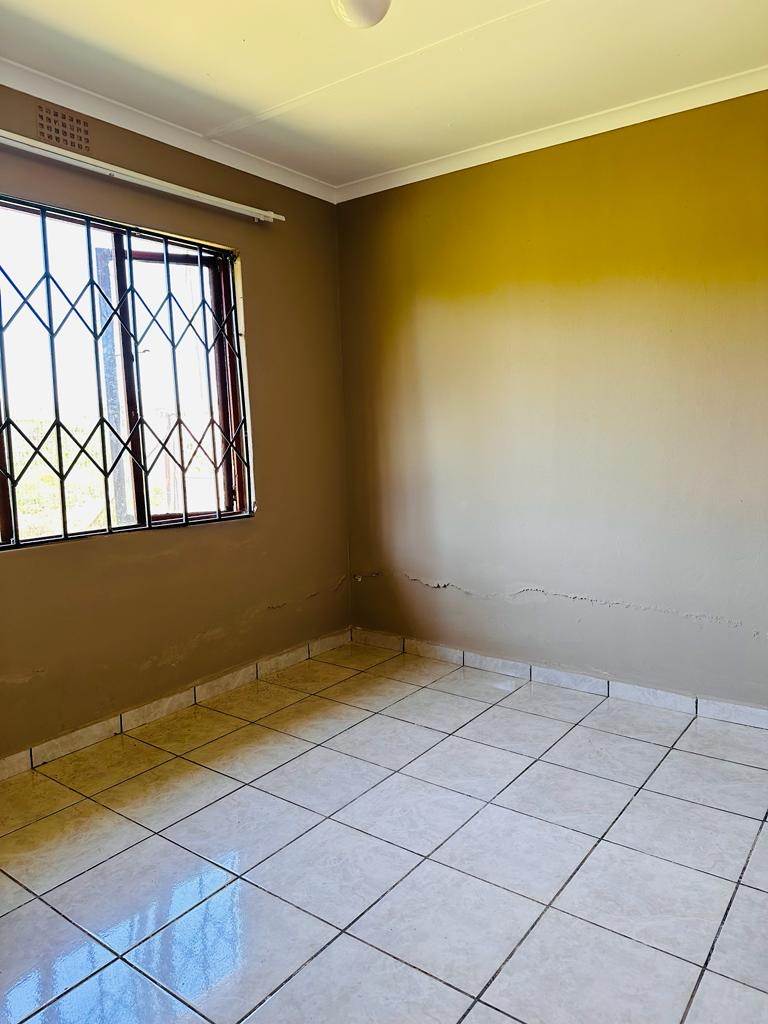2 Bed House in Empangeni photo number 12