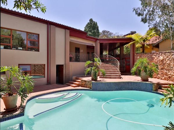 4 Bedroom House 4 Bedroom House