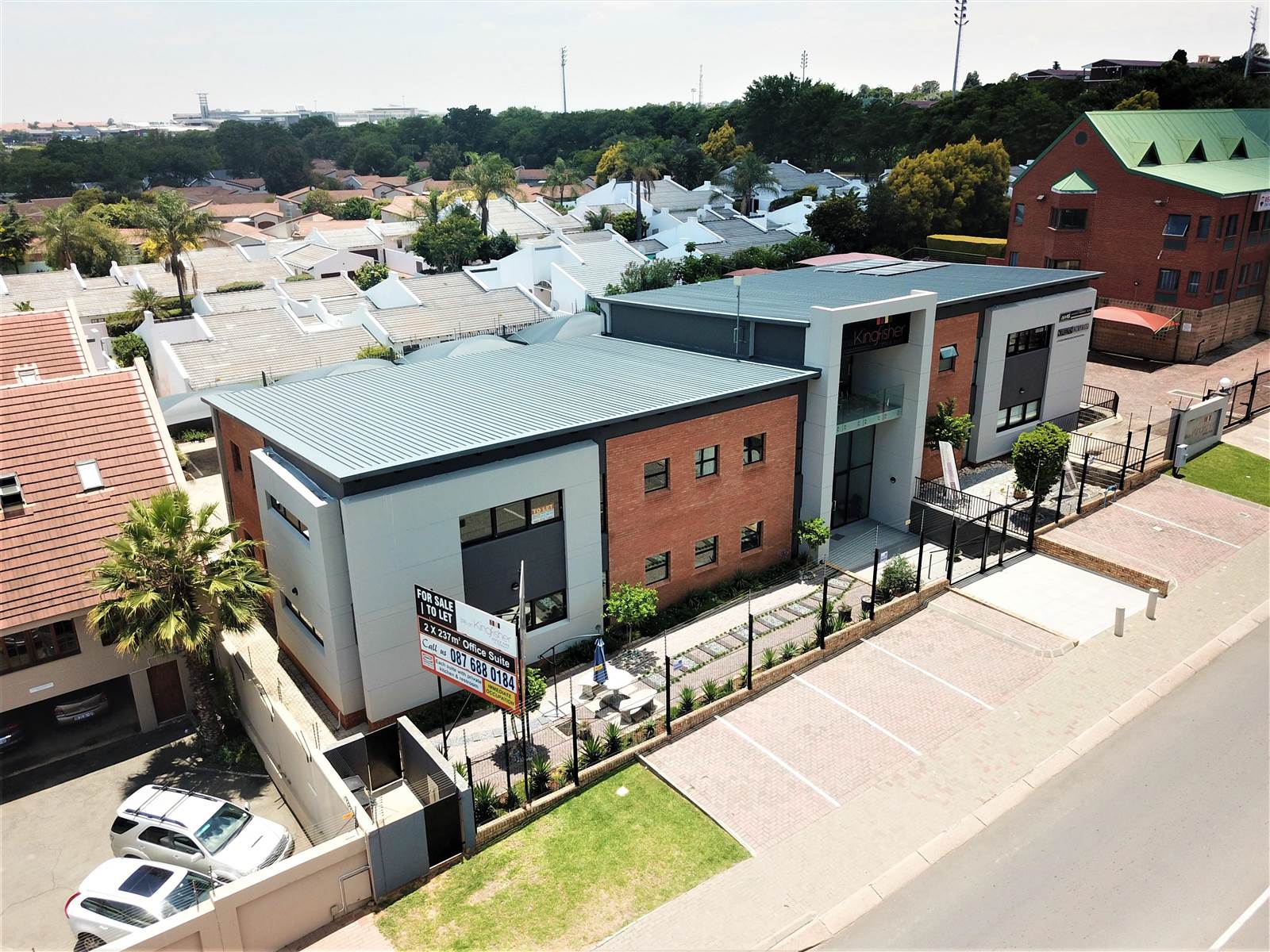 236  m² Commercial space in Fourways photo number 1