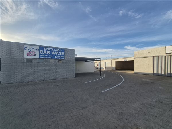 98  m² Commercial space