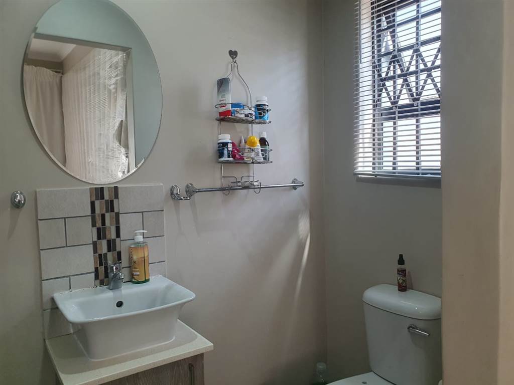 3 Bed Townhouse in Waterkloof photo number 17