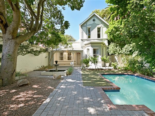 4 Bedroom House 4 Bedroom House