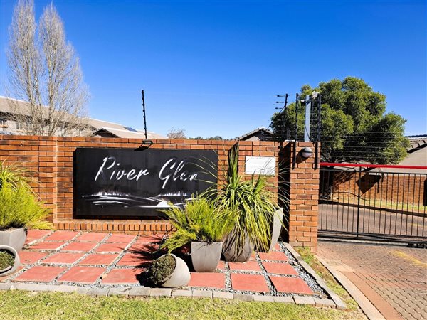 3 Bedroom Townhouse 3 Bedroom Townhouse