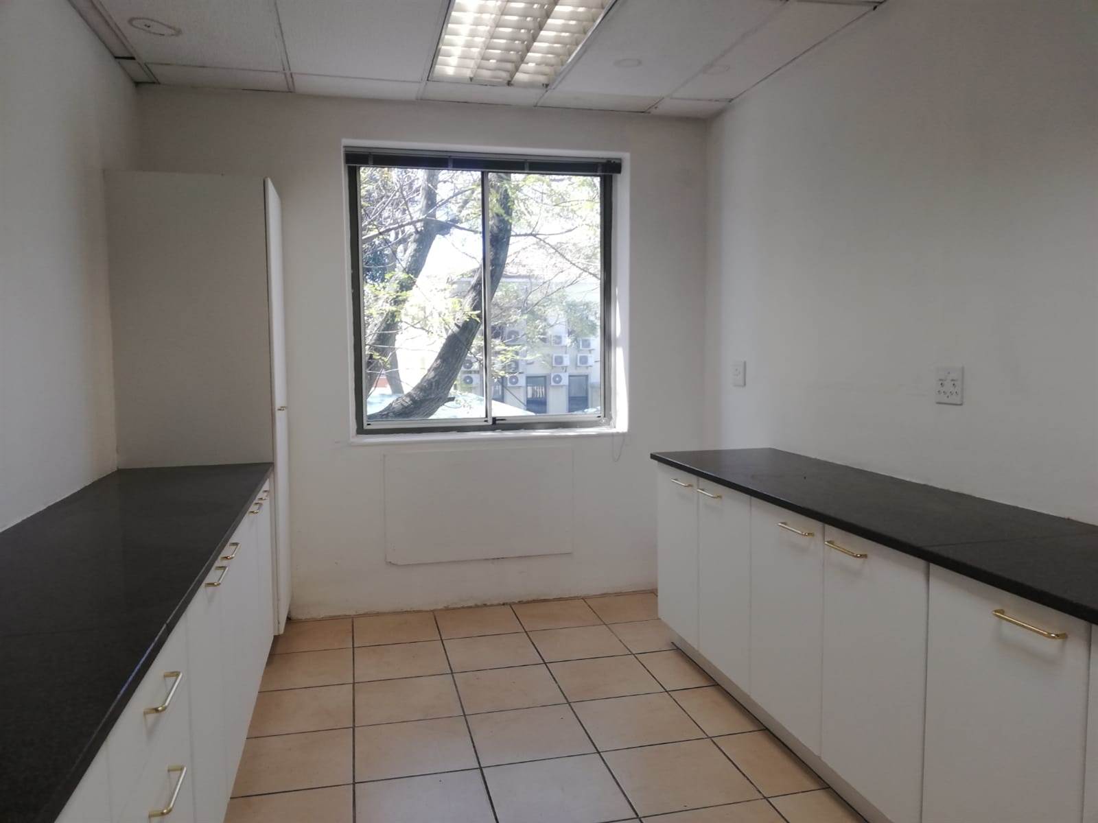 403.6  m² Commercial space in Woodmead photo number 24