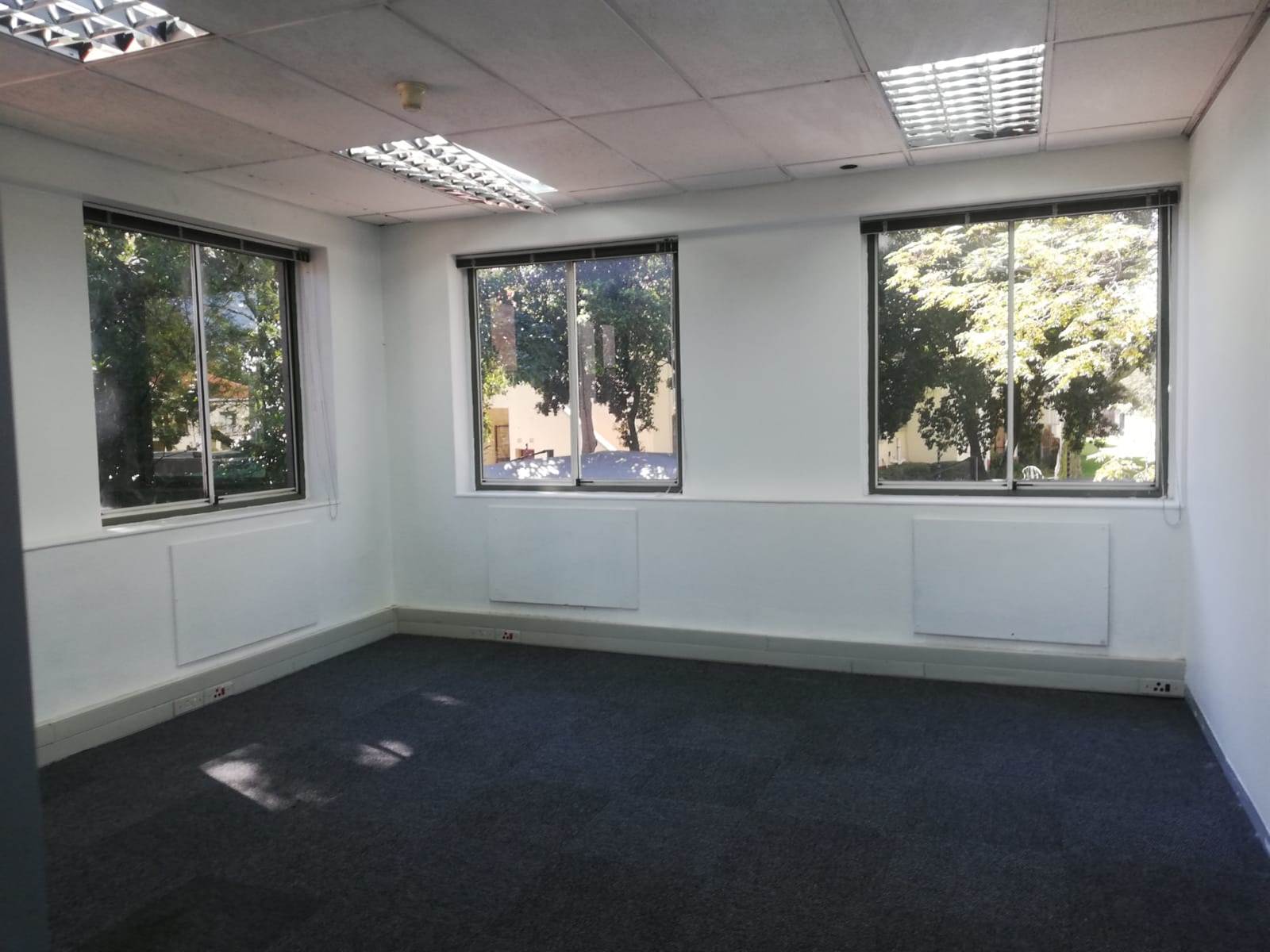 403.6  m² Commercial space in Woodmead photo number 18