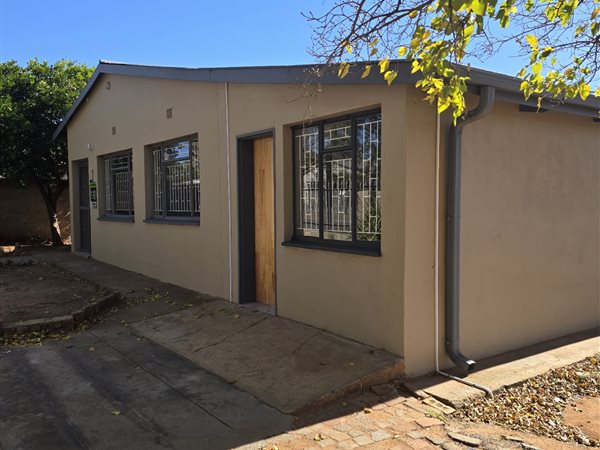 4 Bedroom House 4 Bedroom House