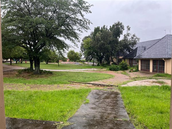 14 Bedroom House 14 Bedroom House