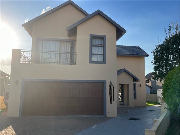4 Bed Townhouse in Kosmosdal