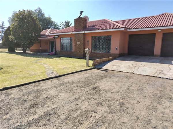 2.1 ha Smallholding 2.1 ha Smallholding
