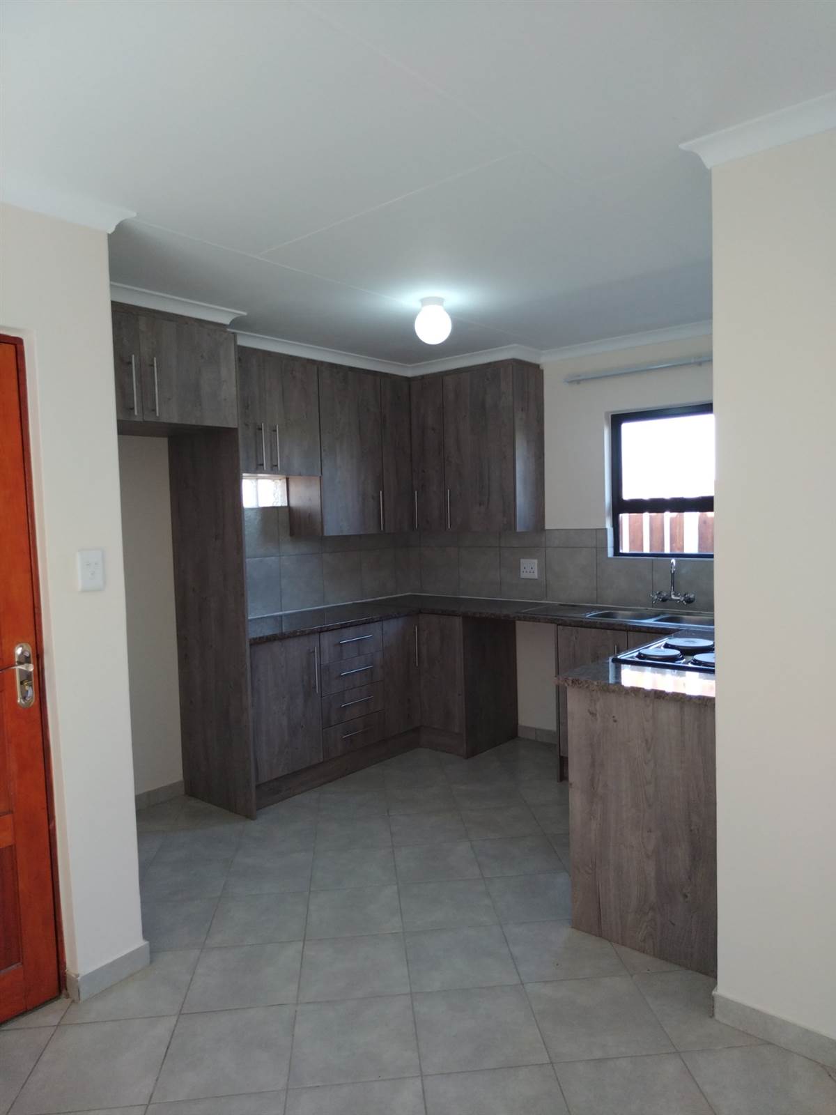 2 Bed House in Mandela View photo number 6
